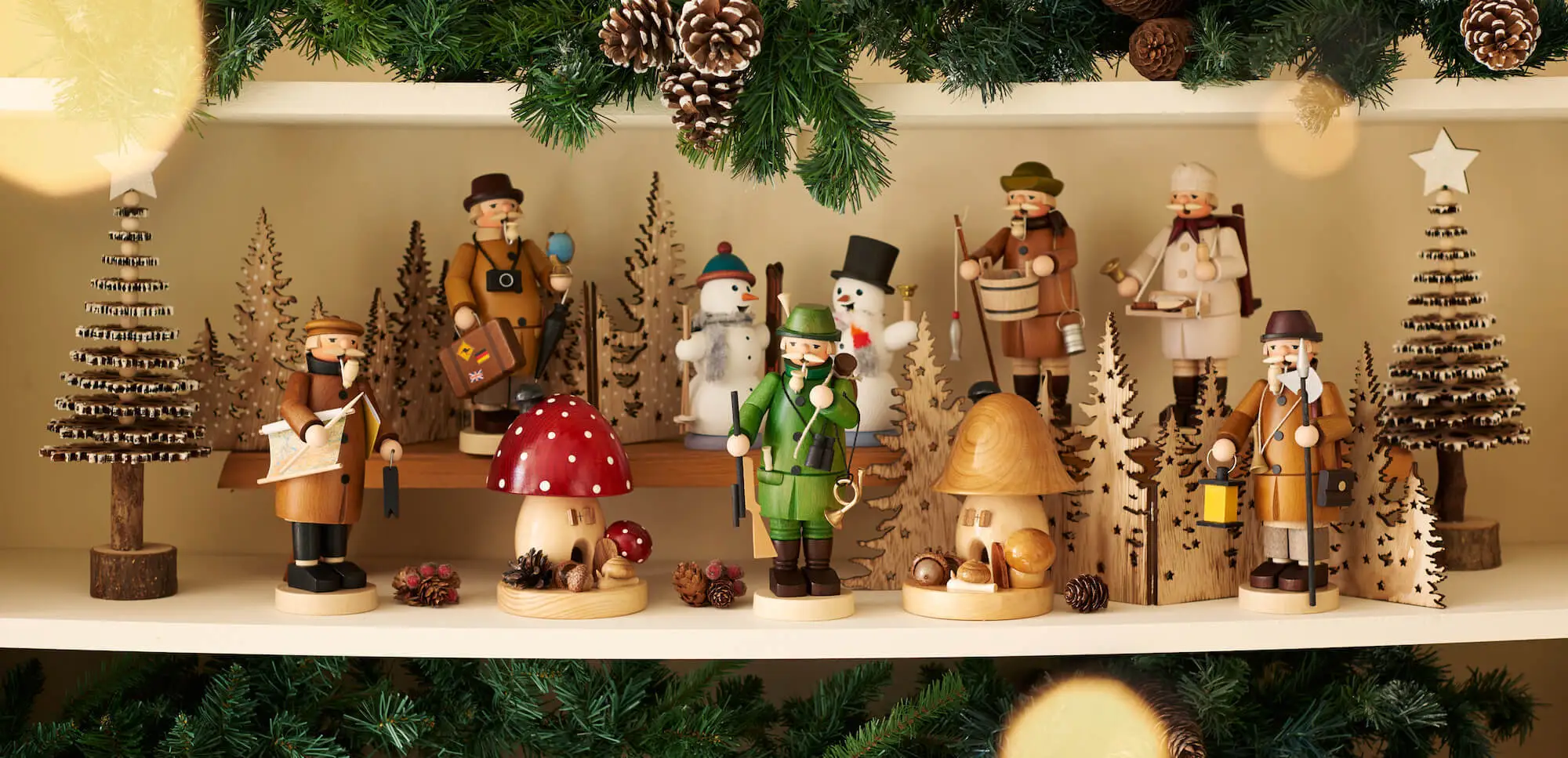 Front Page -Christmas Ornaments Sales 20210325 CotswoldChristmasShop 3826final crop 1