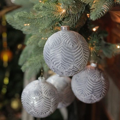 Northlight 4ct Silver and White Antique Style Glass Christmas Ball Ornaments 4" (100mm) 3 Northlight 4ct Silver and White Antique Style Glass Christmas Ball Ornaments 4" (100mm)
